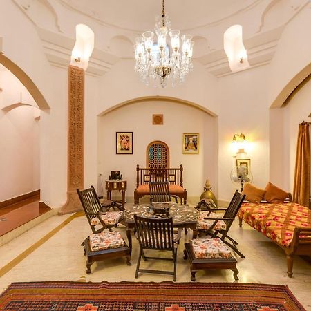 Hostie Chinar Haveli - Heritage Home With Pool, Gurgaon Exterior foto